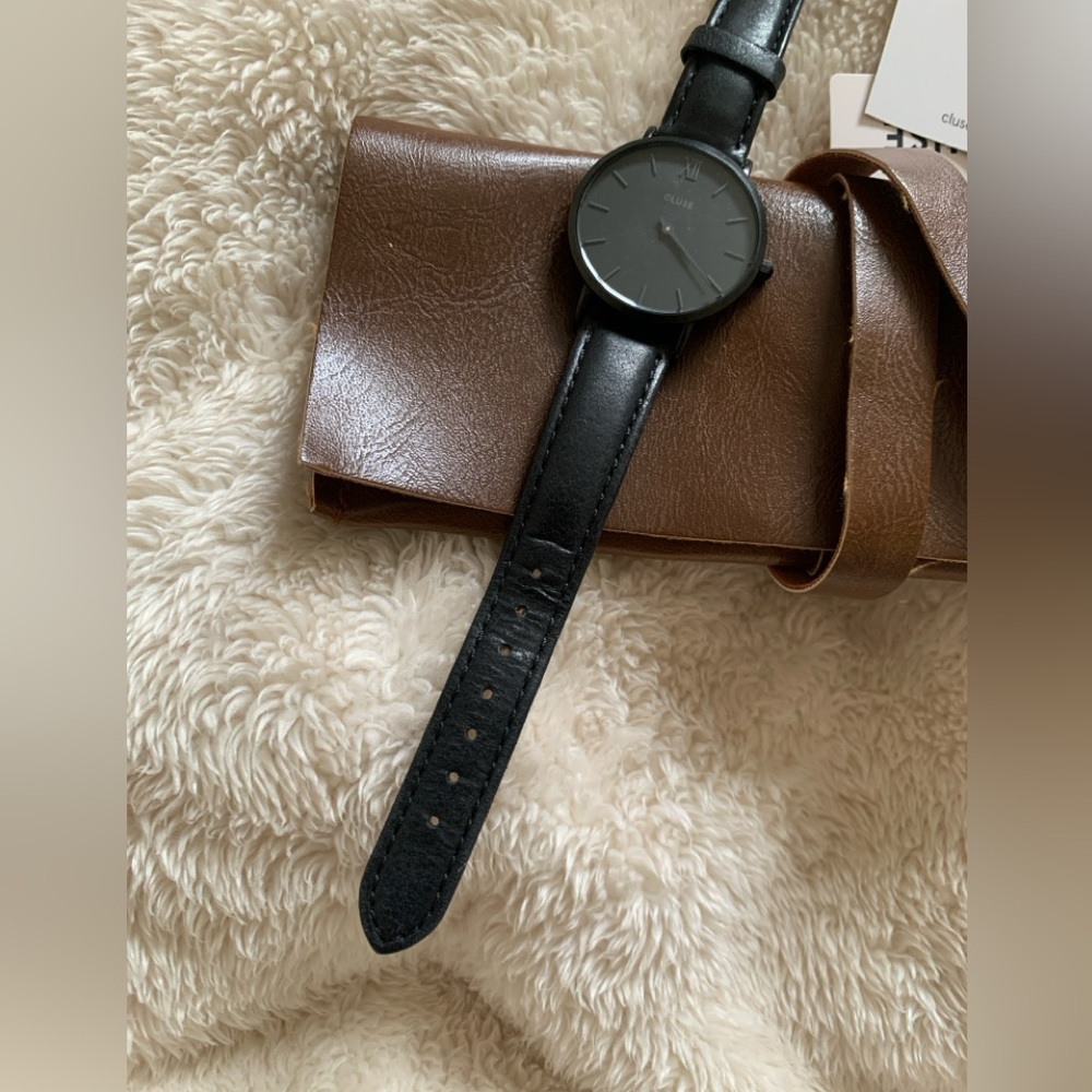 Cluse Black Minuit Watch - Picture 4 of 6